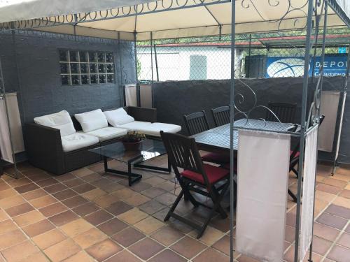 San Martin del Rey Aurelio House | Apartamento con terraza y chimenea
