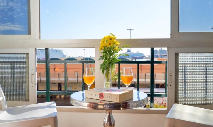 Ensanche Centro Apartment | Apartamento en centro ciudad con vistas al mar