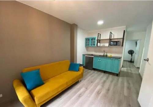 El Poblado Apartment | Apartamento en el Poblado, disponible concierto Shakira M102 By Roots Rentals
