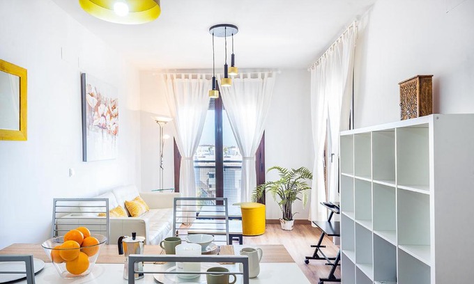 Dos Hermanas Apartment | Apartamento Entrenúcleos