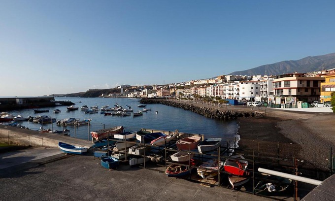 Candelaria Apartment | Apartamento frente al Puerto de Candelaria a 20 metros de la playa.
