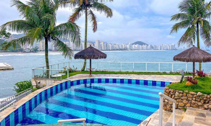 Asturias Apartment | Apartamento moderno, frente para o mar com piscina