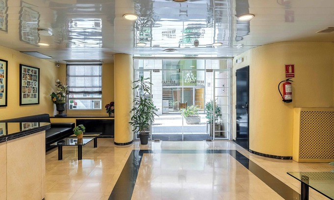 El Putget i Farro Apartment | Aparthotel Bertran