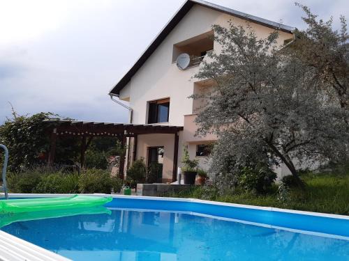 Grabrovnik Apartment | Apartman Arena