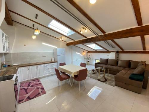 Novi Sad Apartment | Apartman Lili