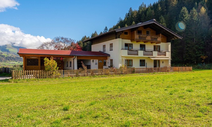 Hollersbach im Pinzgau Apartment | Apartment in a quiet location, on the edge of the forest