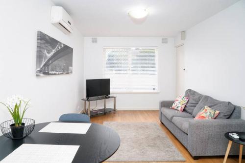 Rivervale Hotel | Apartment 17 Burswood