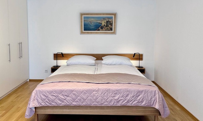 Bad Endorf Apartment | Apartment 3, 32 qm 1. Etage, Kombinierter Wohn- und Schlafbereich