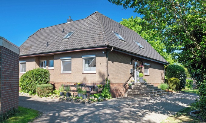 Altenwalde Apartment | Apartment '3 Raum Ferienwohnung' with Private Roof Terrace, Balcony and Wi-Fi