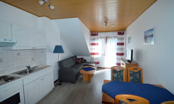 Nieder-Werbe Apartment | Apartment 4 - Apartments Arrow