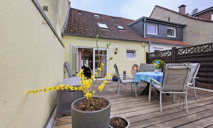 Zentrum Apartment | Apartment 'Altstadtflair' with Private Terrace and Wi-Fi