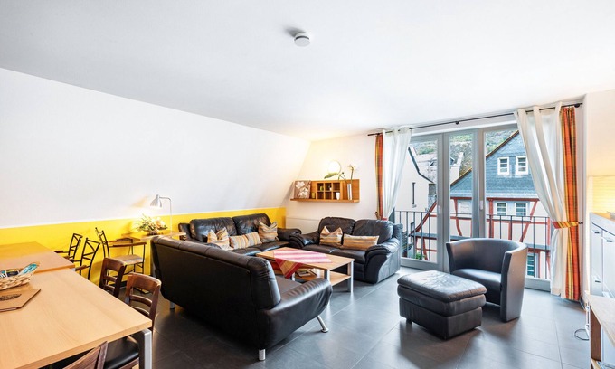 Mainz-Bingen Apartment | Apartment "Altstadtquartier" with Castle View