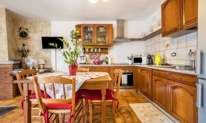 Tione di Trento Apartment | Apartment 'Appartamento Trentin' with Mountain View, Balcony and Wi-Fi