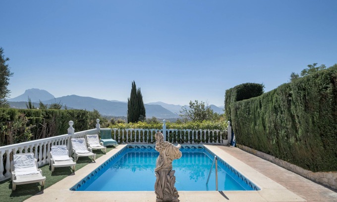 Prado del Rey Apartment | Apartment 'Arroyuelo' with Mountain Views, Wi-Fi and Air Conditioning