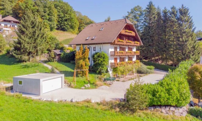 Unterach am Attersee Apartment | Apartment Sterngut in Unterach am Attersee - 3 persons, 1 bedrooms