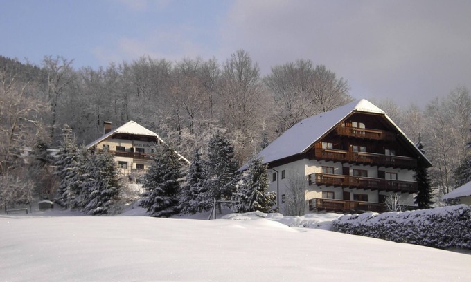 Unterach am Attersee Apartment | Apartment for 2-4 persons - No. 3 - Apartments Haus Bianca and Sterngut