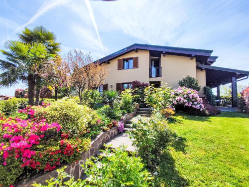 Montano Lucino Apartment | Apartment Azalea by Interhome