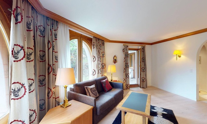 Zuoz Apartment | Apartment Belvair 32 - Well-maintained and renovated 2.5-Room Apartment