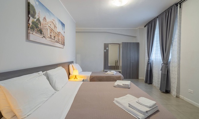 Contrada Pantano d'Arci Apartment | Apartment 'Camera Tripla 101' with Shared Terrace, Wi-Fi and Air Conditioning