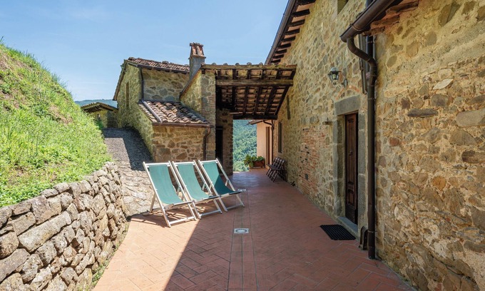 Pescia Apartment | Apartment 'Casa Di Pietro' with Mountain View, Shared Pool and Wi-Fi