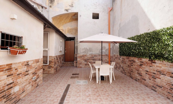Mount Vesuvius - Pompei Apartment | Apartment "Casa Davide" with Shared Terrace & Wi-Fi