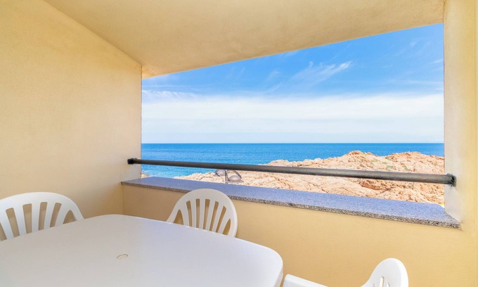 Trinita d'Agultu e Vignola Apartment | Apartment "Casa sulla Scogliera Isola Rossa" on Isola Rossa