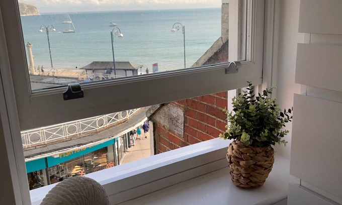 Swanage Apartment | Apartment - Centre of Swanage Stunning Sea Views