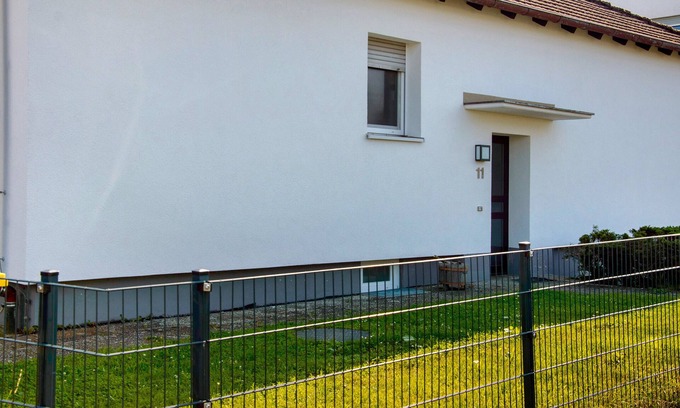 Erlangen Apartment | Apartment 'Erlangen' in a Quiet Location with Wi-Fi