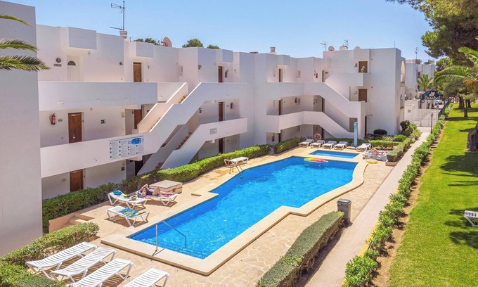 Cala d'Or Apartment | Apartment Ferrera Pins with Balcony, Shared Pool & Wi-Fi