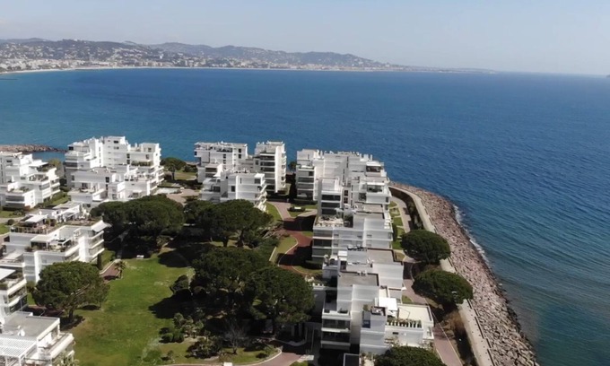 Mandelieu-la-Napoule Beach Apartment | Apartment in exceptional waterfront residence