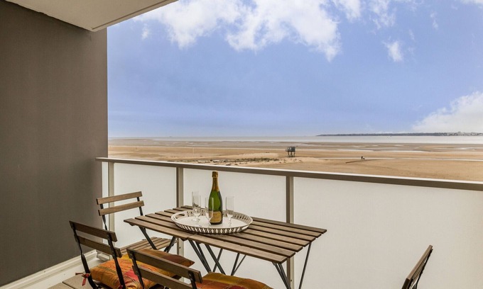Saint-Brevin-les-Pins Apartment | Apartment in Saint-Brevin-les-Pins with Balcony and Parking