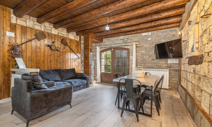 Borrastre Apartment | Apartment 'Galamín' with Mountain View, Private Terrace and Wi-Fi