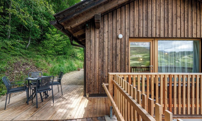 Brie Apartment | Apartment 'Hans' with Mountain View, Private Garden and Wi-Fi
