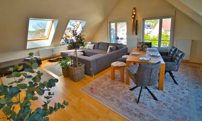 Engstingen Apartment | Apartment 'Heidrun Kalkau' with Private Terrace, Balcony and Wi-Fi