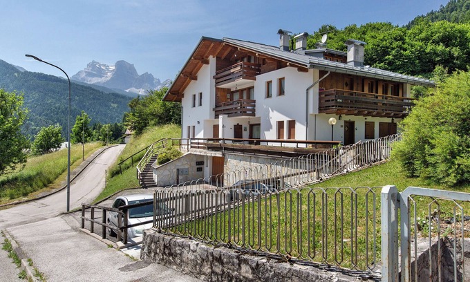 Vodo Cadore Apartment | Apartment 'Hilde' with Mountain View, Private Terrace and Wi-Fi