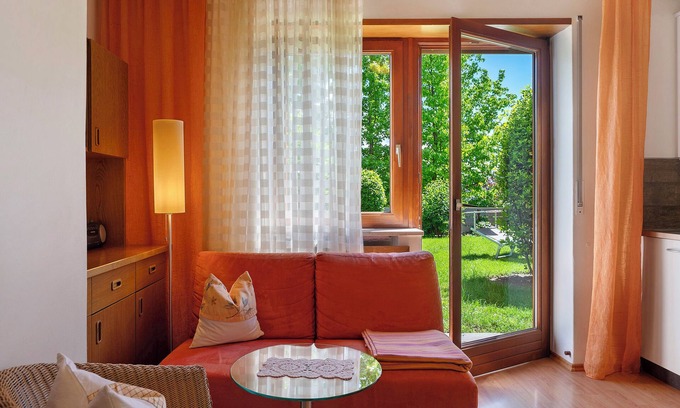 Lagundo Apartment | Apartment 'Hofanger Vinschgau' with Mountain View, Private Terrace and Wi-Fi