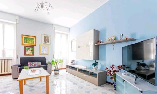 Oggiono Apartment | Apartment house in the center