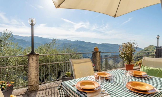 Aramo Apartment | Apartment "Il Belvedere sulla Valle House" with Mountain View, Wi-Fi & Terrace