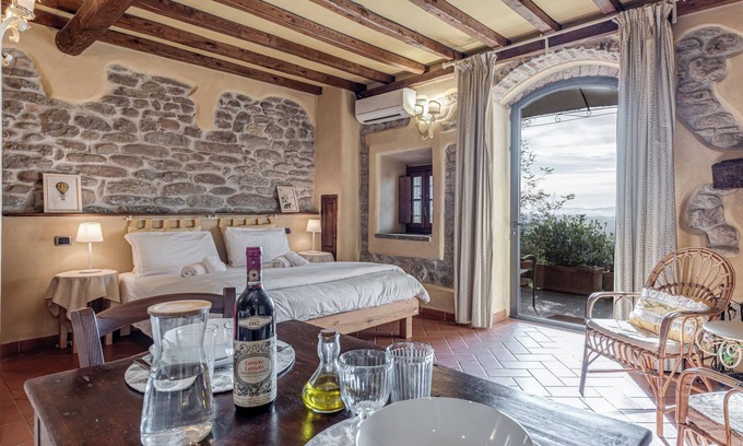 Pian di Sco Apartment | Apartment 'Il Nido' with Shared Pool, Wi-Fi and Air Conditioning