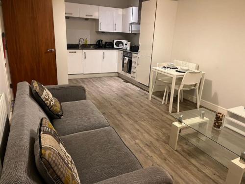 Gillingham Apartment | Apartment in Central Gillingham