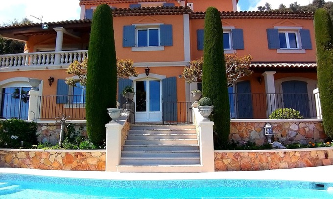 Cabris Apartment | Apartment in charming villa, panoramic view of the sea and the village of Cabris