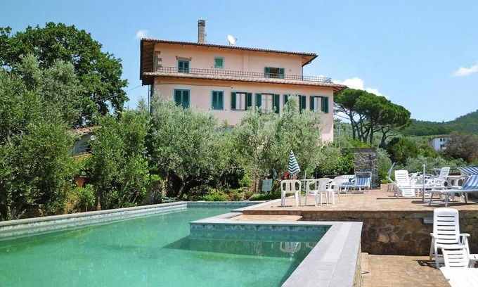 Giugnano Apartment | Apartment in Lamporecchio with heating