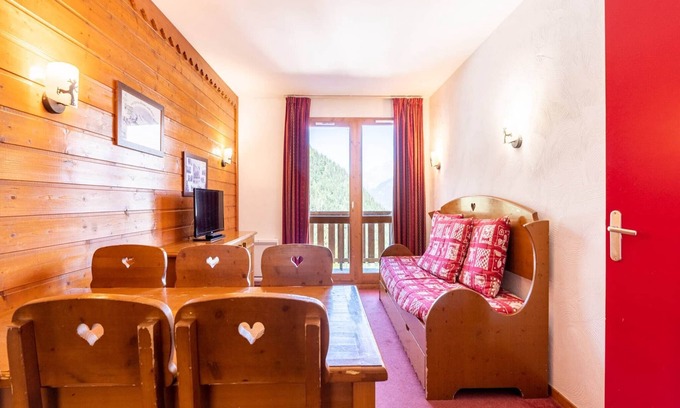 Valfrejus Apartment | Apartment in Modane with Ski Slope Access