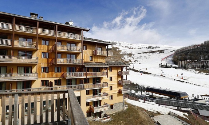 Orcieres-Merlette Apartment | Apartment in Orcières with Ski Slope Views