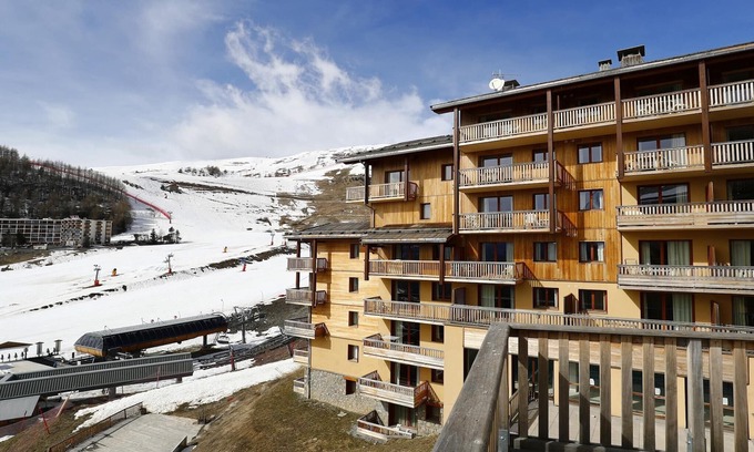 Orcieres-Merlette Apartment | Apartment in Orcières with Ski Slope Access