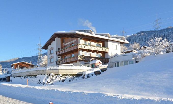 Arzl im Piztal Apartment | Apartment in Pitztal with Mountain Views