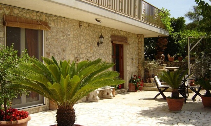 Modica Apartment | Apartment in private cottage with garden and privat Pool