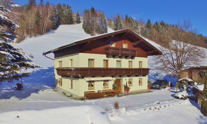 Gries Apartment | Apartment in Taxenbach near Ski Lift