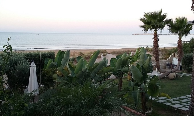 Porto Palo Apartment | Apartment in villa by the sea