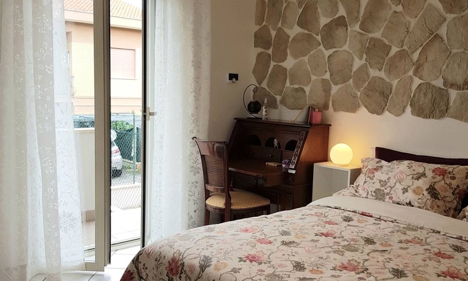 Zona XXXIII Acilia Sud Apartment | Apartment in Villino